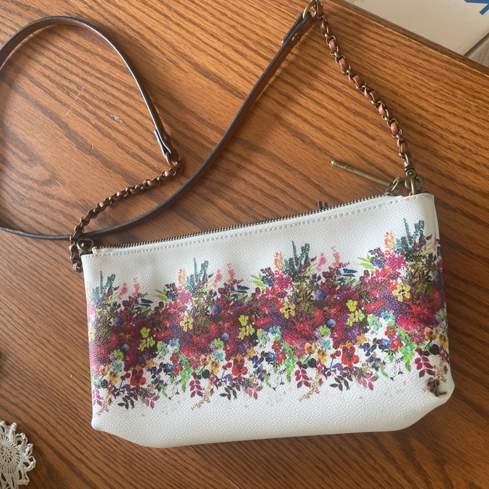 Brand new Elliot Lucca crossbody